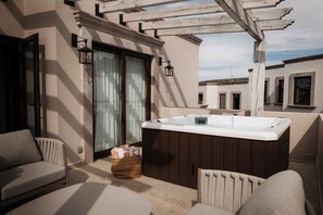 Luxury Villa, 3 Bedrooms, Courtyard View | Outdoor spa tub