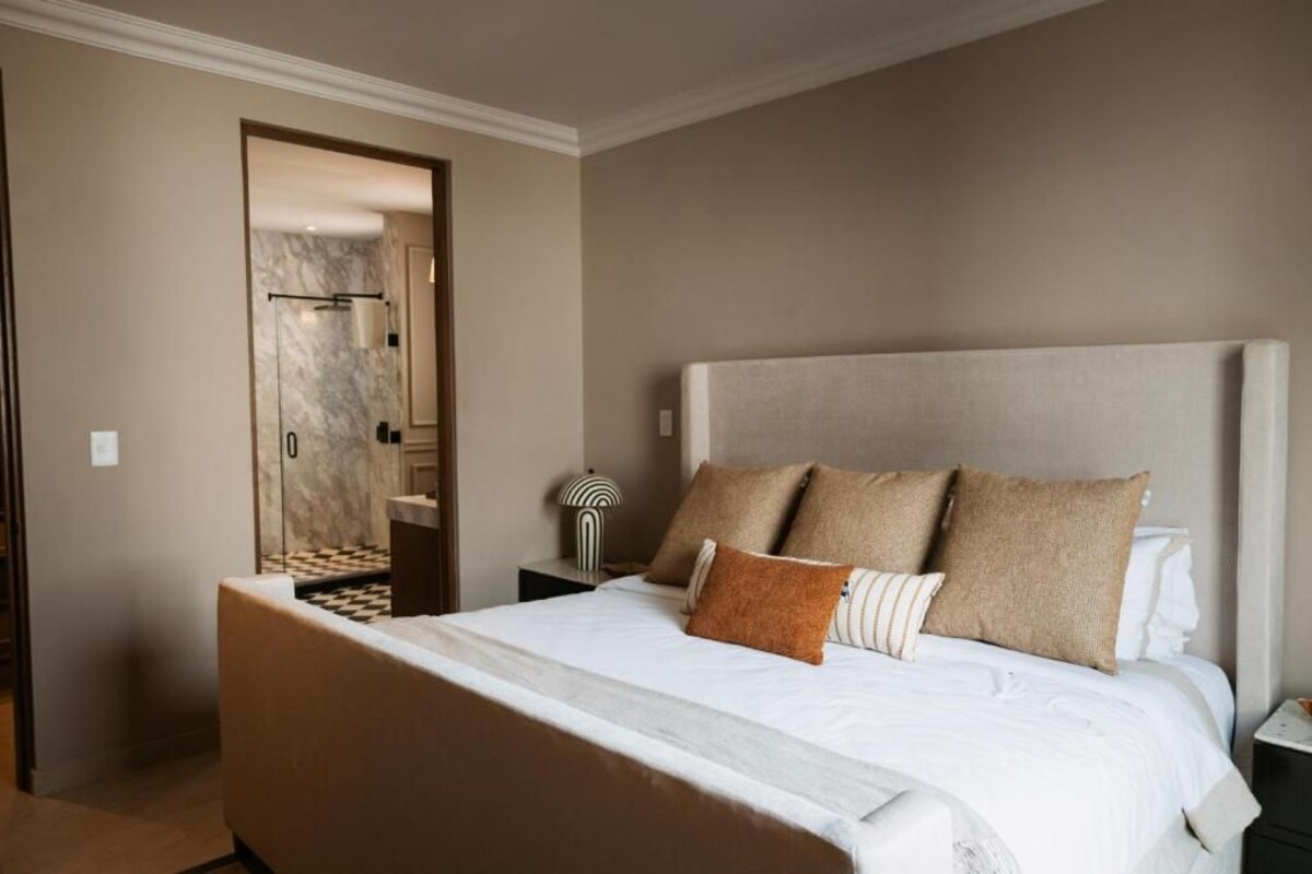 Villa, Garden View | Down comforters, pillowtop beds, minibar (free items), in-room safe