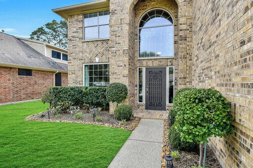 Spacious 4-bedroom house in fabulous Seabrook close to NASA and Kemah Boardwalk