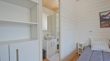 Fer et planche à repasser, accès Internet