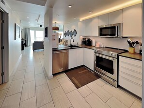 Private kitchen - By the Sea Resort 507-oceanfront View (Galveston)