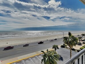 Condo (2 Bedrooms) | Property amenity - By the Sea Resort 507-oceanfront View (Galveston)