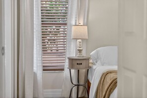 5 makuuhuonetta, silitysrauta/-lauta, internet, vuodevaatteet