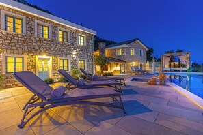 Indoor pool, outdoor pool - Vinodol Hilltop Estate (Bribir)