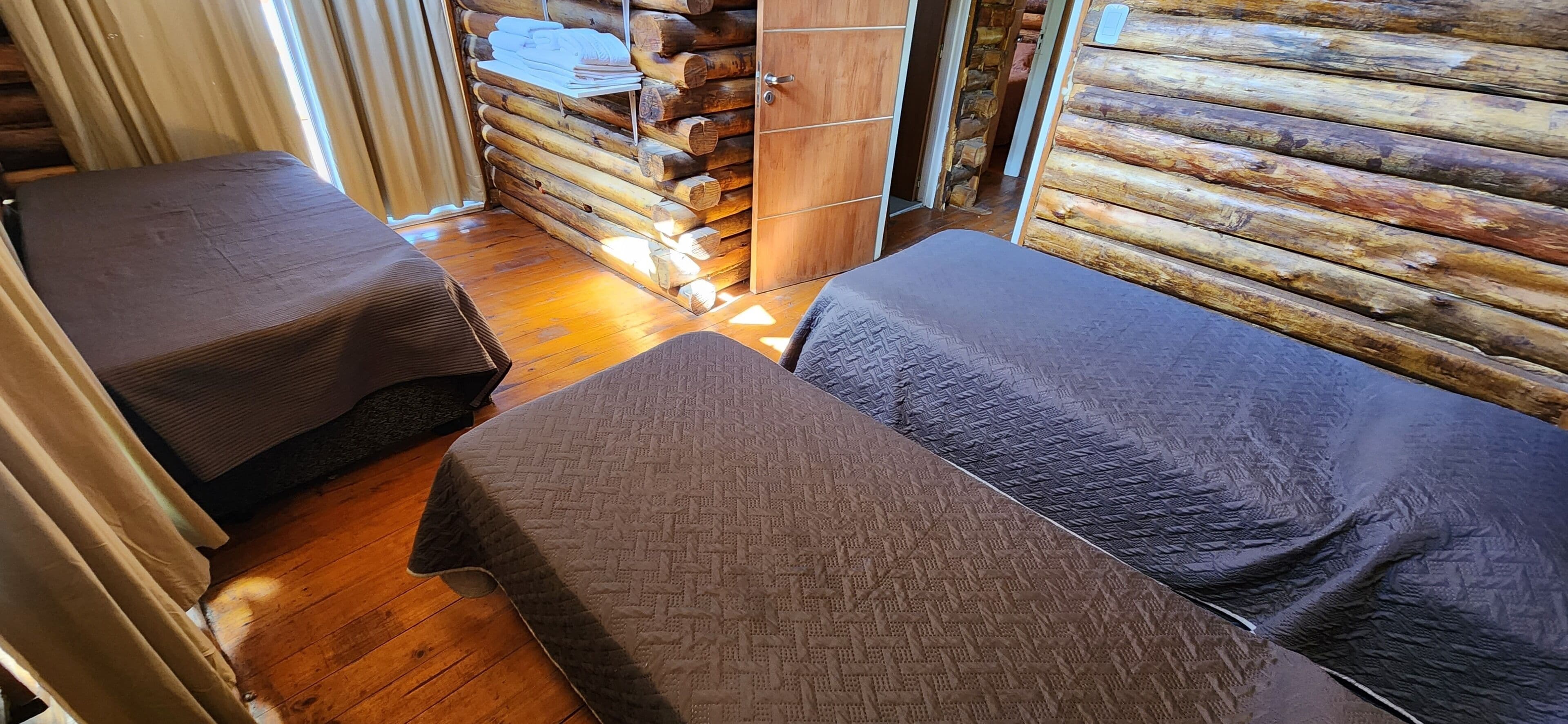 واي فاي مجانًا وملاءات أسرّة