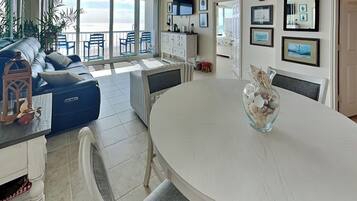 Condo (2 Bedrooms) | Property amenity