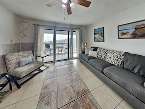 Condo (1 Bedroom) | Servicio de la propiedad