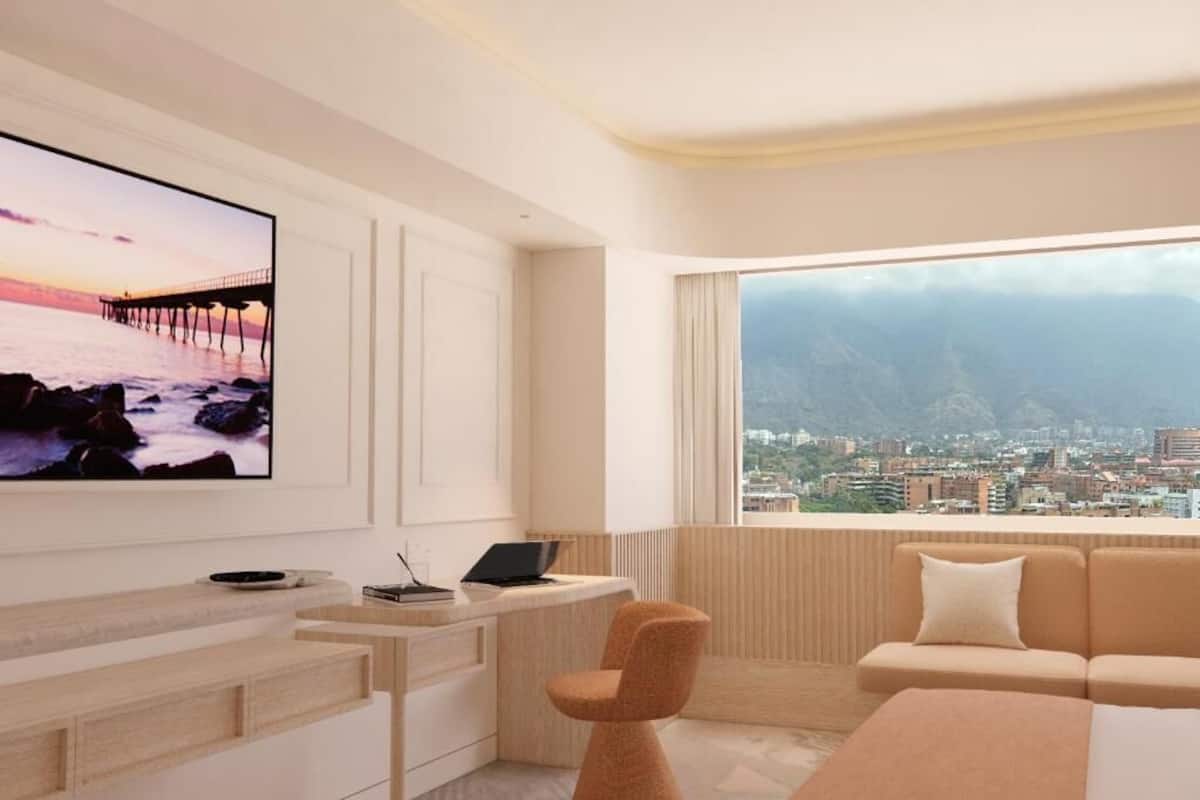 Desk, laptop workspace, iron/ironing board, free WiFi