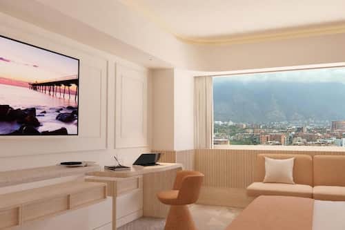 Desk, laptop workspace, iron/ironing board, free WiFi