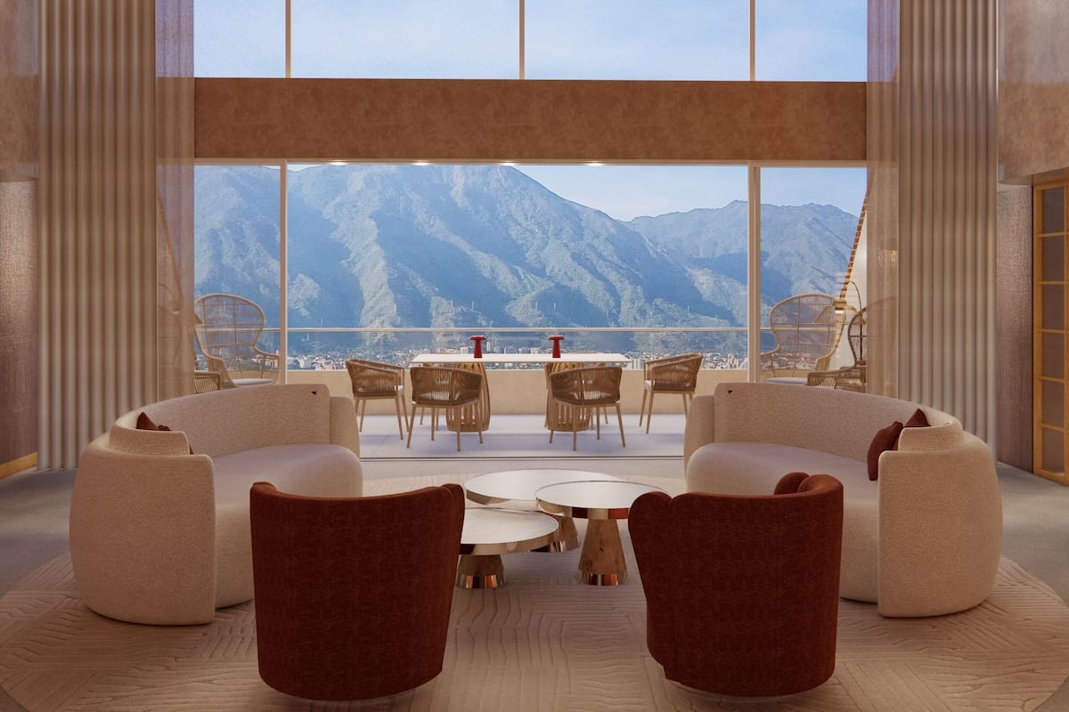 Desk, laptop workspace, iron/ironing board, free WiFi