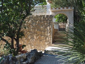 Property grounds - Villa Palma with magnificent unobstructed view of the mountain (VC)
