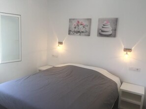 4 Schlafzimmer, Bügeleisen/Bügelbrett, WLAN