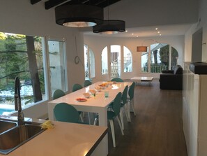 Dining - Villa Palma with magnificent unobstructed view of the mountain (VC)