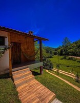 Chalé romântico, varanda coberta, vista para a montanha | Fachada