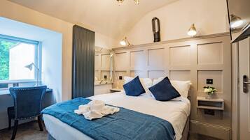 1 dormitorio, tabla de planchar con plancha, Internet y ropa de cama