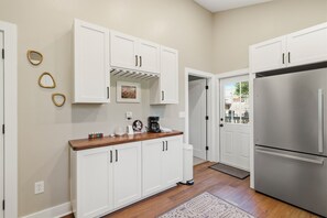 Interior - Midtown Retreat Near Wholefoods, FSU, & Downtown (Tallahassee)