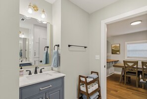 Interior - Midtown Retreat Near Wholefoods, FSU, & Downtown (Tallahassee)