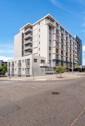 Exterior - 1BR at Castle Rock | Mountain
View + Free Parking (Cape Town)