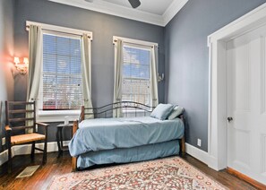 Fer et planche à repasser, Wi-Fi, draps fournis