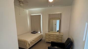 2 bedrooms, internet, bed sheets