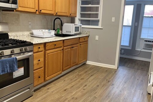 Spacious 4-bedroom townhome in quaint Atlantic City with AC