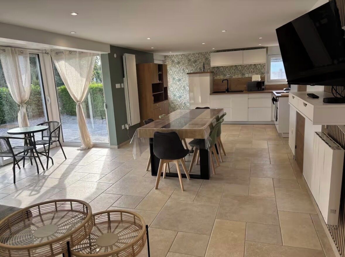 Frigorífic, microones, forn i placa de cuina 