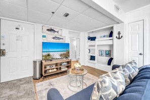 Living area - Long Beach Resort 1-1300e (Panama City Beach)