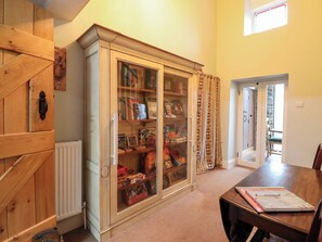 Interior - Bryn Y Garreg Cottage - The Wireless Tech Free Farm (Welshpool)