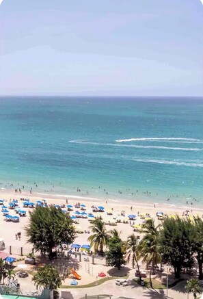 Beach - Villa Amore, Stunning 1-bedroom apartment in delightful Isla Verde Carolina (Carolina)