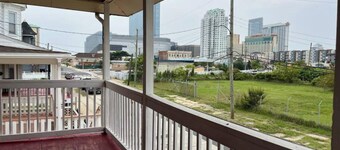 “The Retreat” with two balconies free parking