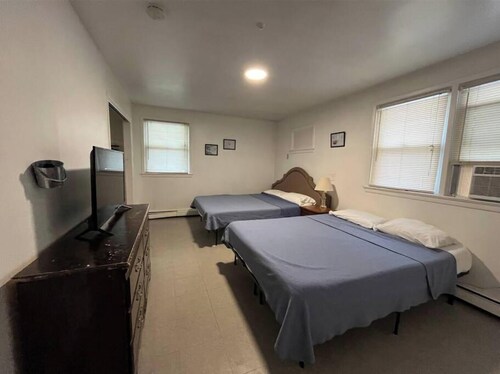 “The Retreat” with two balconies free parking