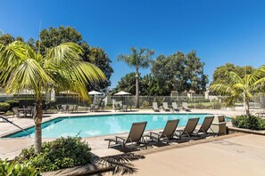 Pool - Ocean Oasis 2 bedroom/2 bathroom condo in the Seabluffe Community, Encinitas CA (Encinitas)