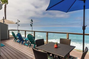 Outdoor dining - Ocean Oasis 2 bedroom/2 bathroom condo in the Seabluffe Community, Encinitas CA (Encinitas)