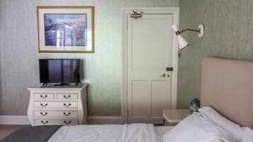 Standard Double Room, Garden View | Free WiFi