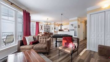 Télévision, cheminée