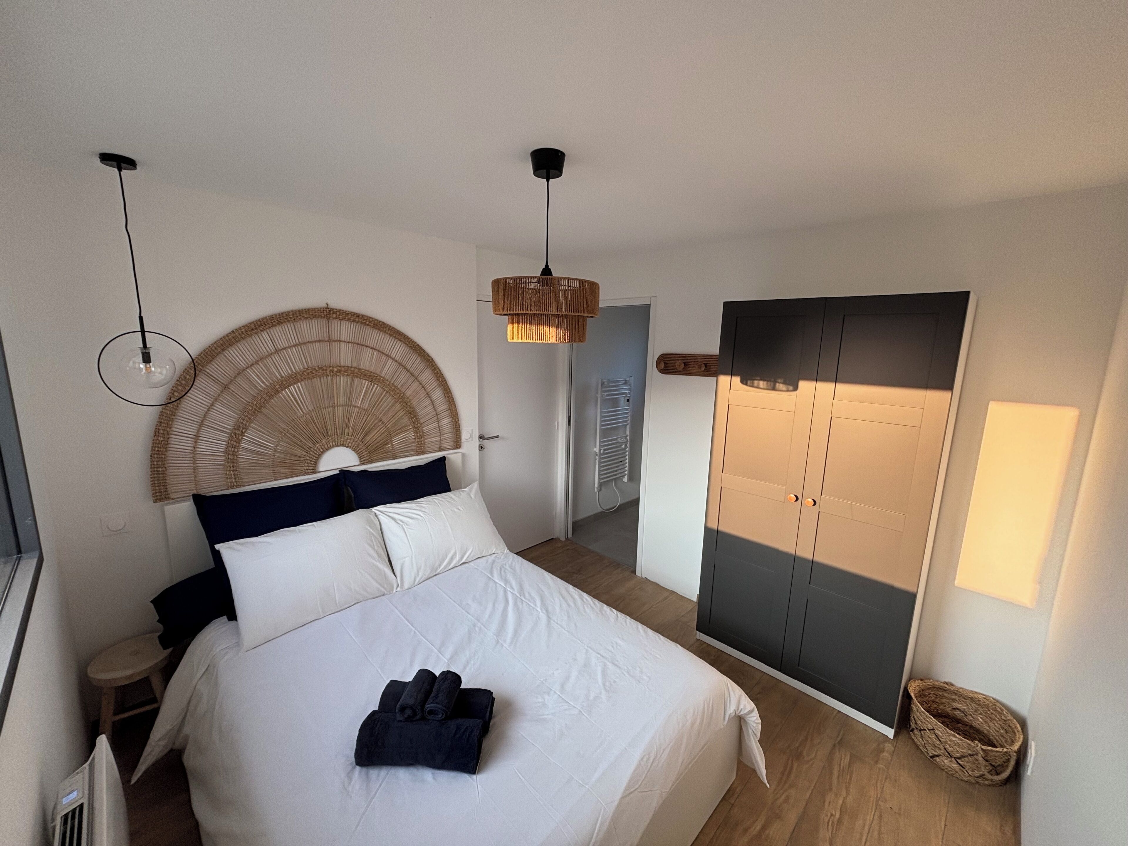 Acesso à internet, roupa de cama