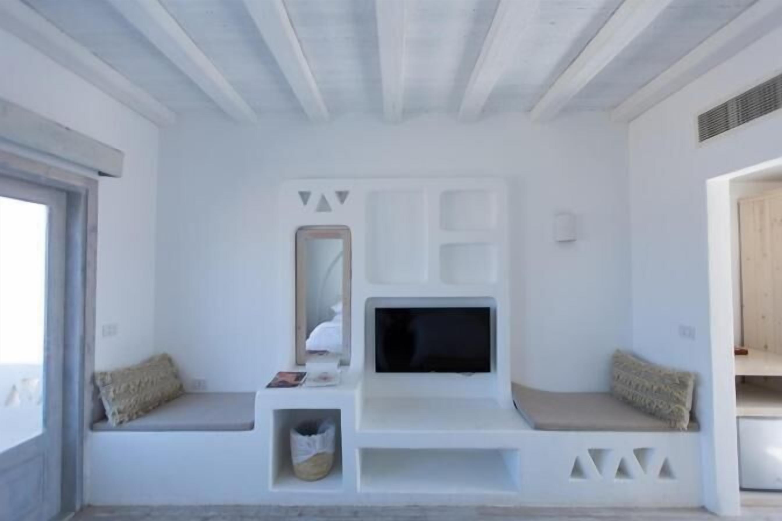 المنشأة من الداخل