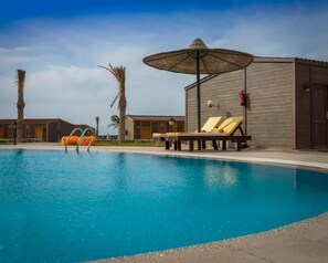 3 piscinas al aire libre