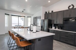 Fridge, microwave, oven, stovetop - Havasu Hideaway: Modern Lux, Pool+Spa, Near Marina (Lake Havasu City)