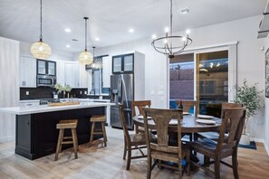 Dining - Filda Power House: Resort Style Luxury + Game Room (Lake Havasu City)