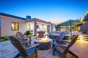 Terrace/patio - Filda Power House: Resort Style Luxury + Game Room (Lake Havasu City)