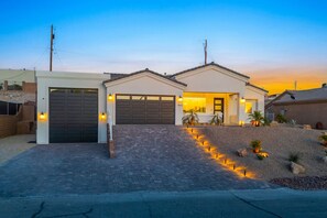 Exterior - Filda Power House: Resort Style Luxury + Game Room (Lake Havasu City)