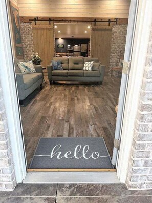 Interior - Resort Feel Home, Private Pool,spa,hammocks. Beach,owa,wharf-15min, 5 Bedrooms (Foley)