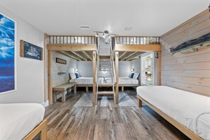 House, Multiple Beds, Pool Access, Pool View (Oak Manor) - Resort Feel Home, Private Pool,spa,hammocks. Beach,owa,wharf-15min, 5 Bedrooms (Foley)