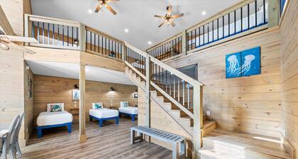 Large Lux Home,private Pool,spa,backyard, 6 Bdrms, Beach,wharf, OWA 15 Mins Away