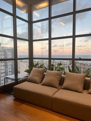 TV, video library - Flat Quality Comfort CoHouse - Tambaú (João Pessoa)