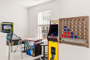 Games room - Lighthouse Bay Luxury Townhome | Arcade Loft (Ocean City)