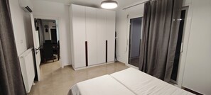 3 dormitorios, tabla de planchar con plancha, wifi gratis y ropa de cama
