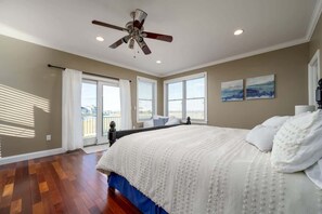 4 bedrooms, travel cot, WiFi, bed sheets - Anchor House | Pier, Boat Dock, & Gazebo Luxe Home (Ocean City)