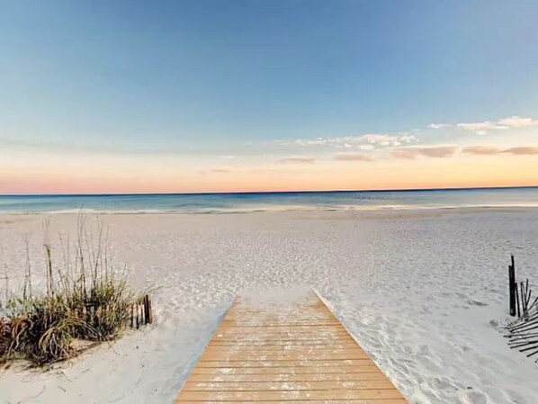 Beach - Beach Condo - Steps to the Beach (Gulf Shores)
